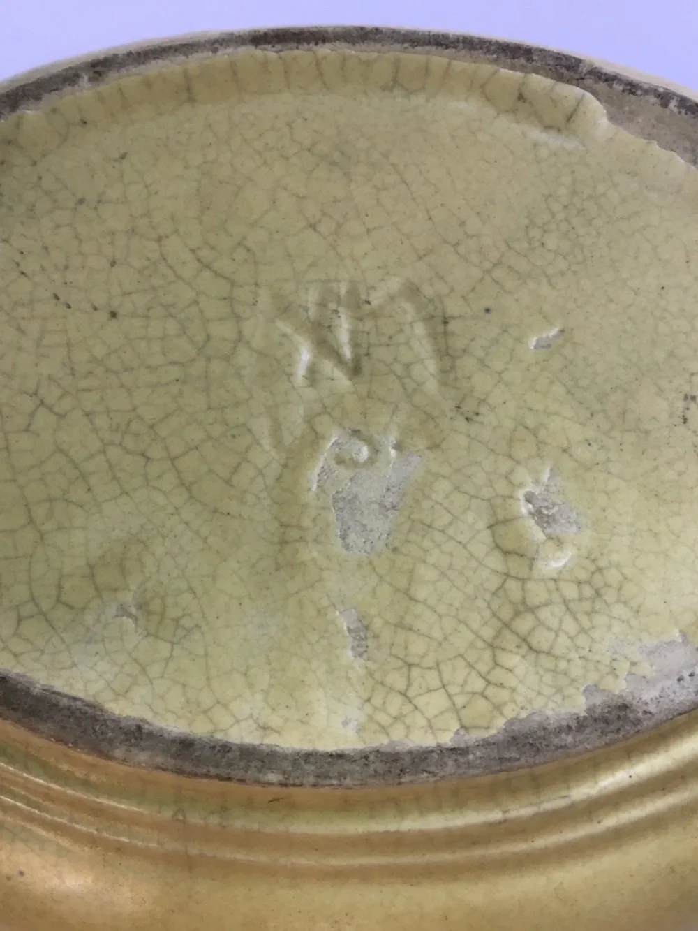 N/A scalloped edge